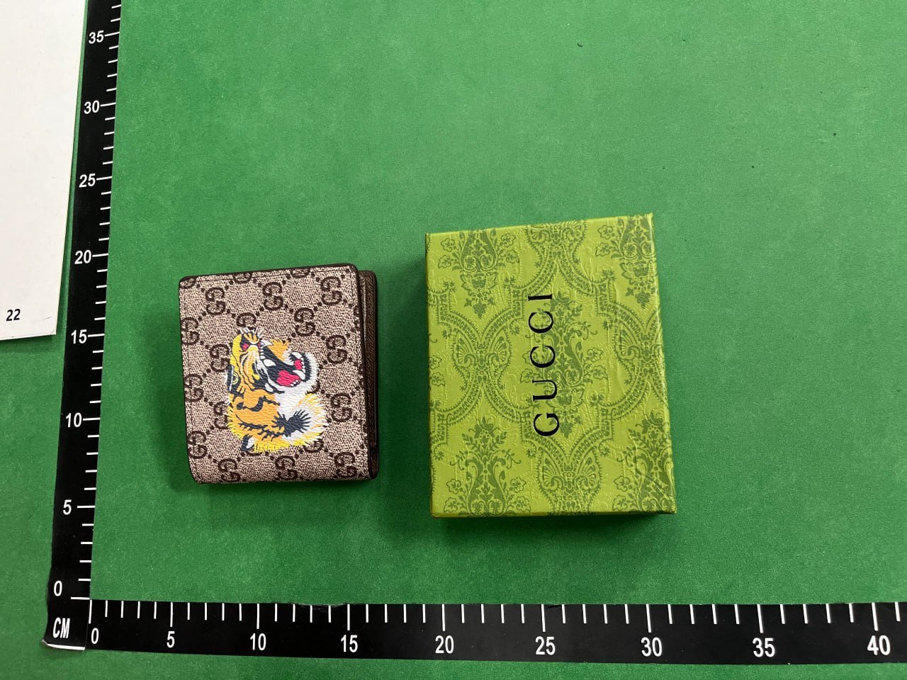 Gucci wallet -3