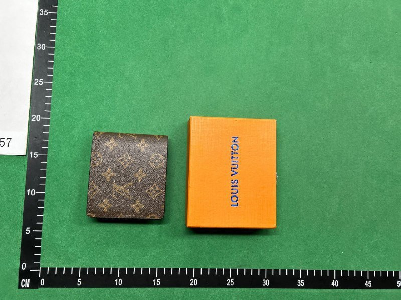Louis Vuitton /Gucci wallet -4