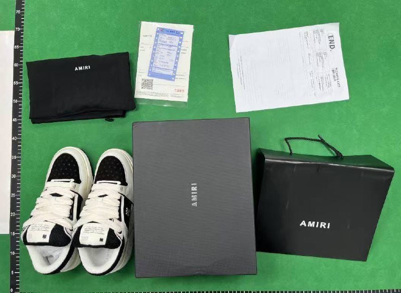  Amiri MAYA Sneakers / Veja V-Logo Sneakers / Valentino Garavani Rockstud Sneakers -1