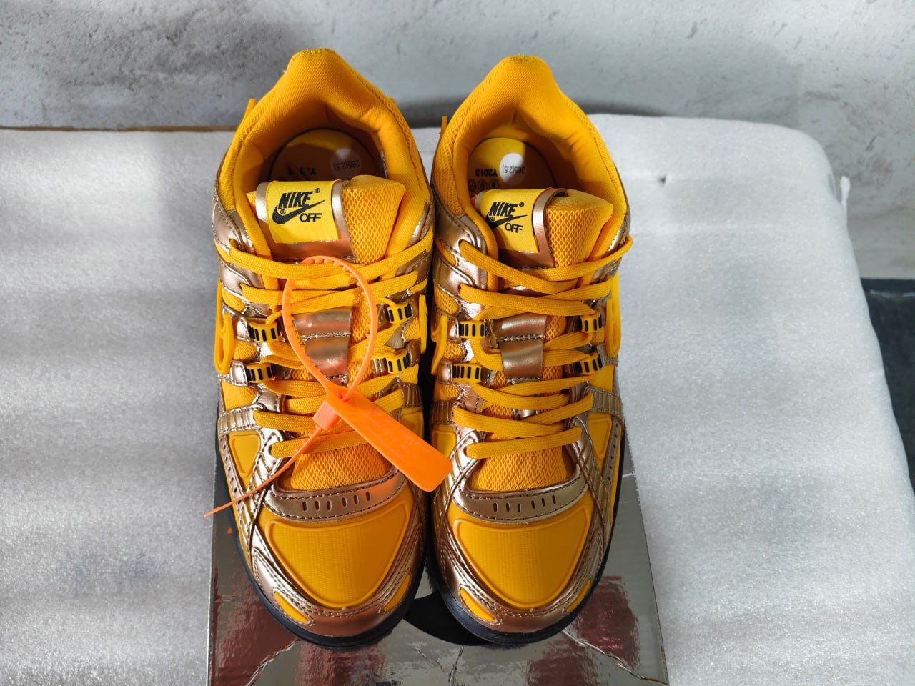 Off-White Rubber Sneakers -2