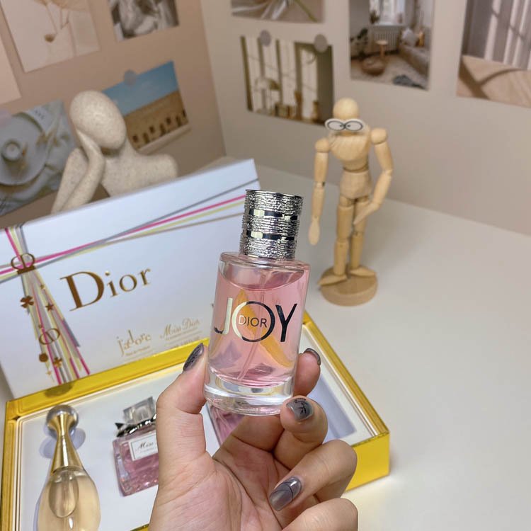Dior Perfume 4-piece Christmas Edition -4