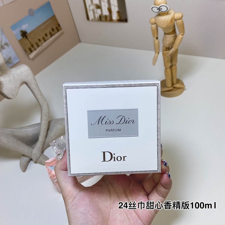 Dior Sweetheart Scarf Fragrance Edition Perfume- -5