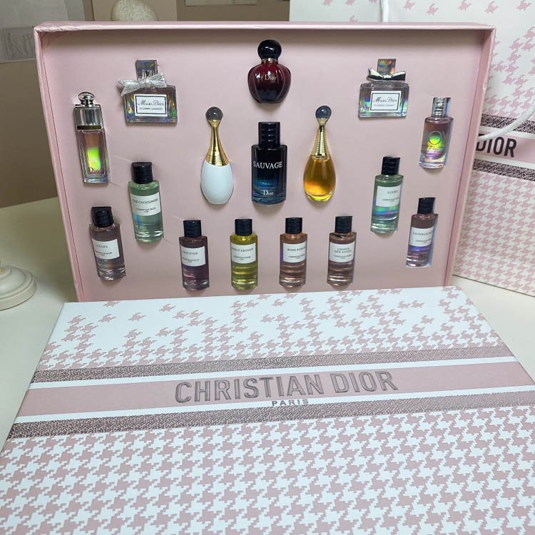 Dior Pink Critical Perfume Sample Set 16 Pieces-3426                   -1