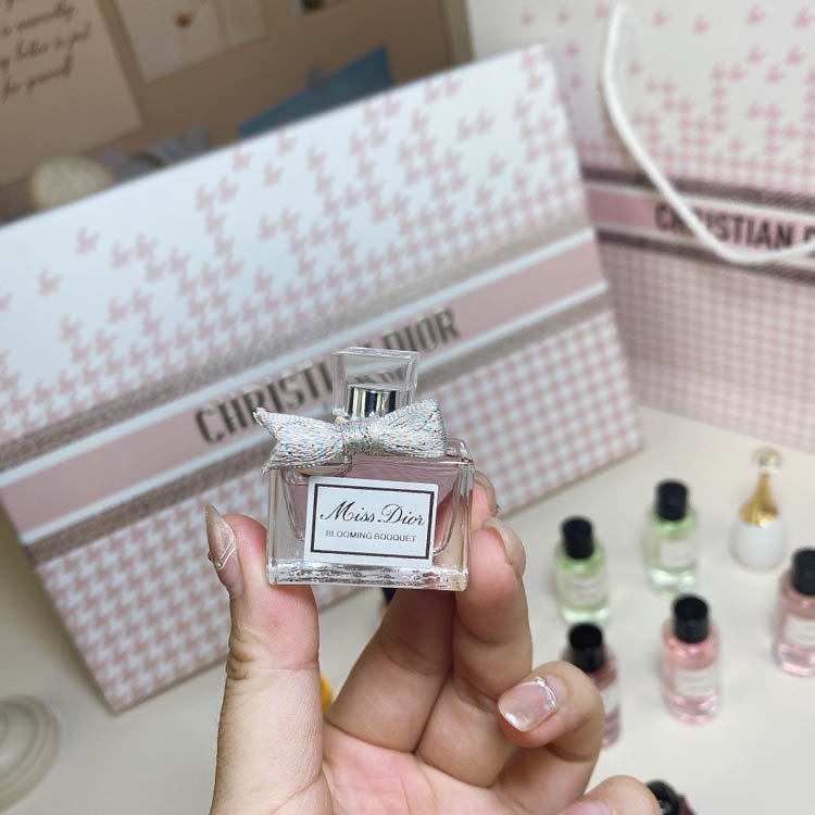 Dior Pink Critical Perfume Sample Set 16 Pieces-3426                   -6